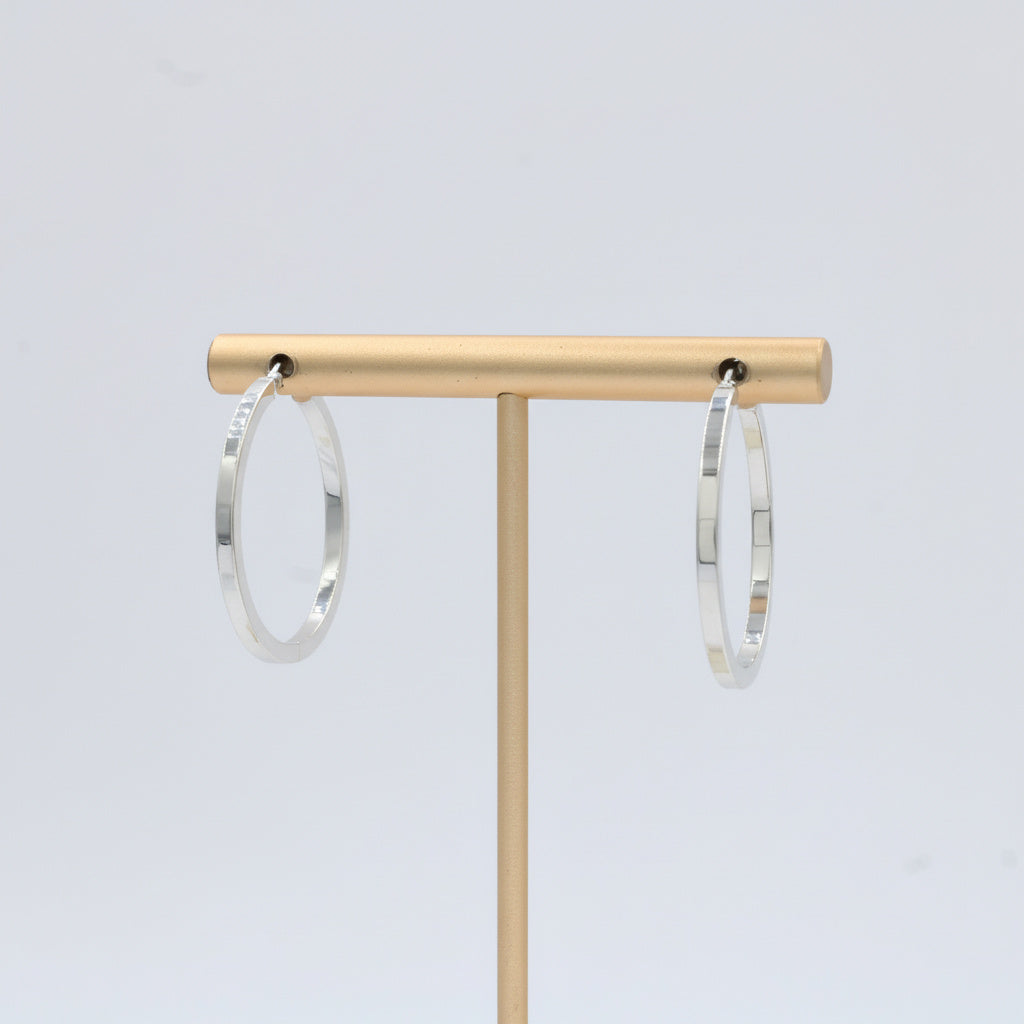 Arracada de Oro 14k Blanco con Diseño Hueco y Circunferencia Cuadrada mod. 10031