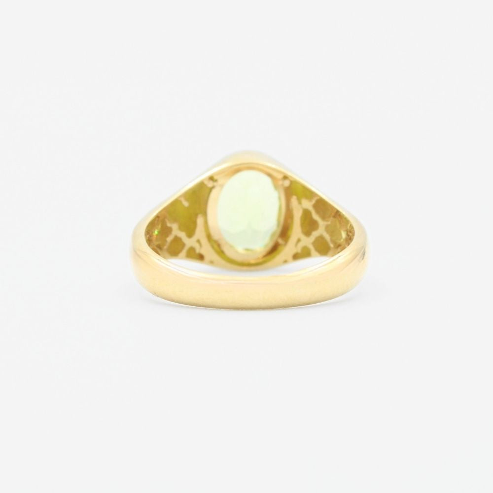 Anillo de Oro 14k de Diseño Oval con Incrustación de Peridoto  mod. 9293