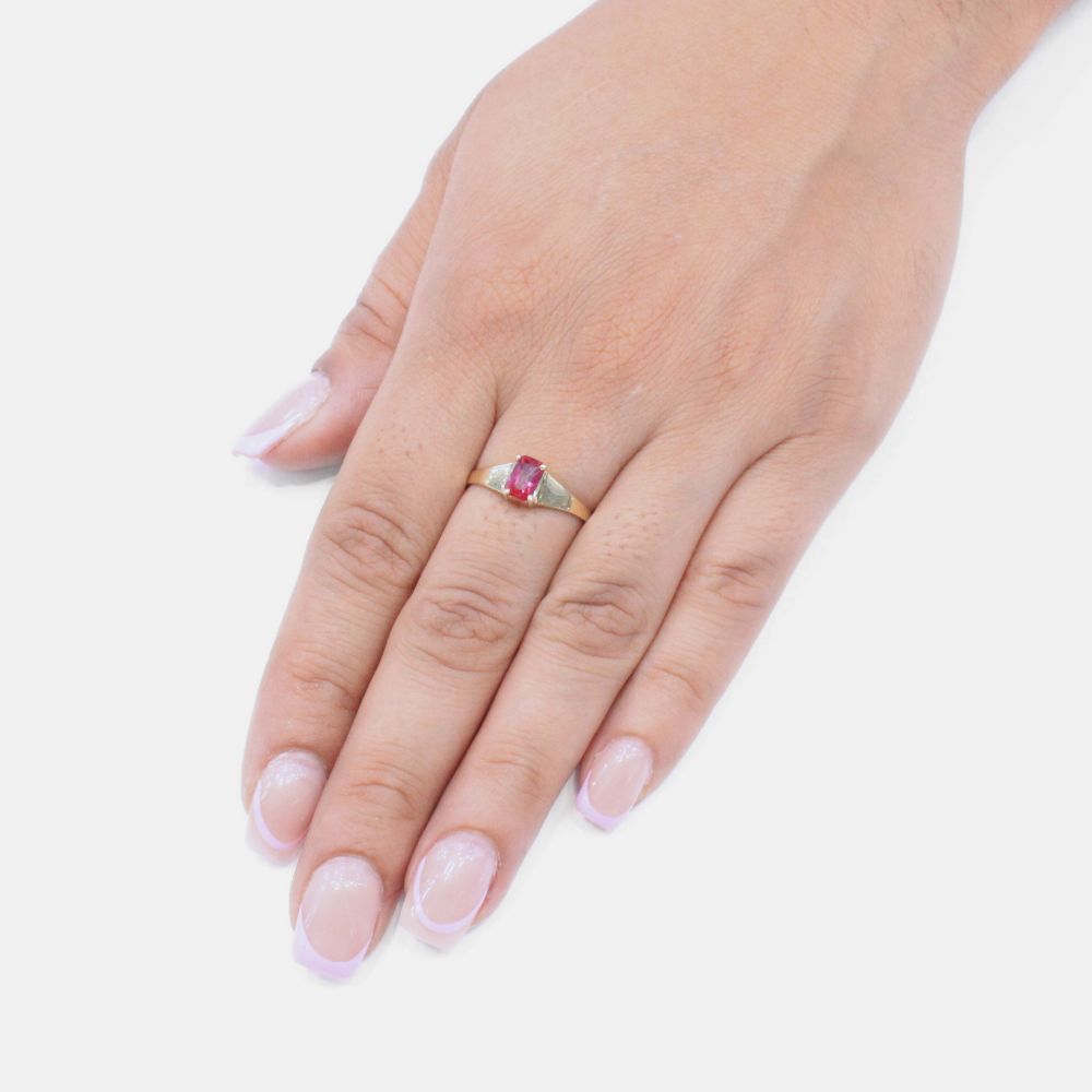 Anillo de Oro 14k Diseño con Zirconia Color Rojo Rubí mod. 9186
