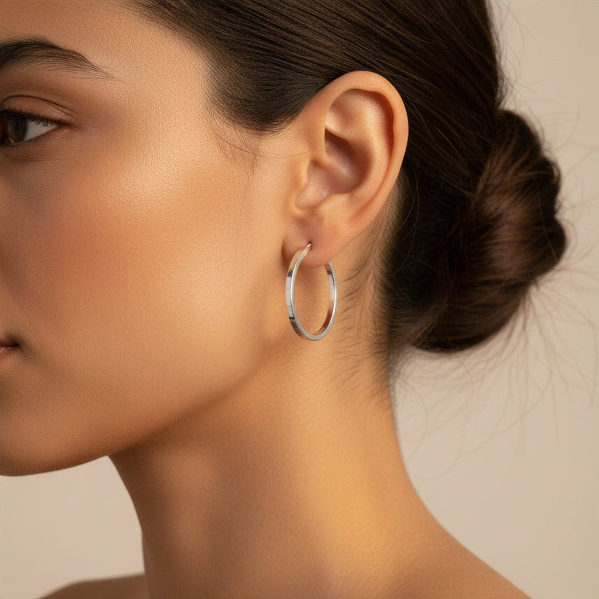 Arracada de Oro 14k Blanco con Diseño Hueco y Circunferencia Cuadrada mod. 10031