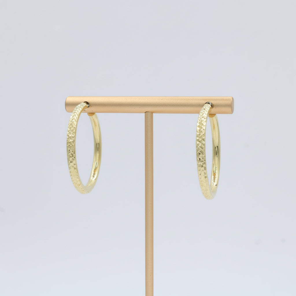 Arracada de Oro 14k con Forma Circular Hueca de Diseño Tubular Diamantado mod. 10032