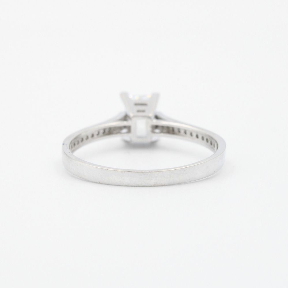 Anillo de Compromiso en Oro 14k Blanco con Zirconias Brillantes y Zirconia Baguette mod. 8955