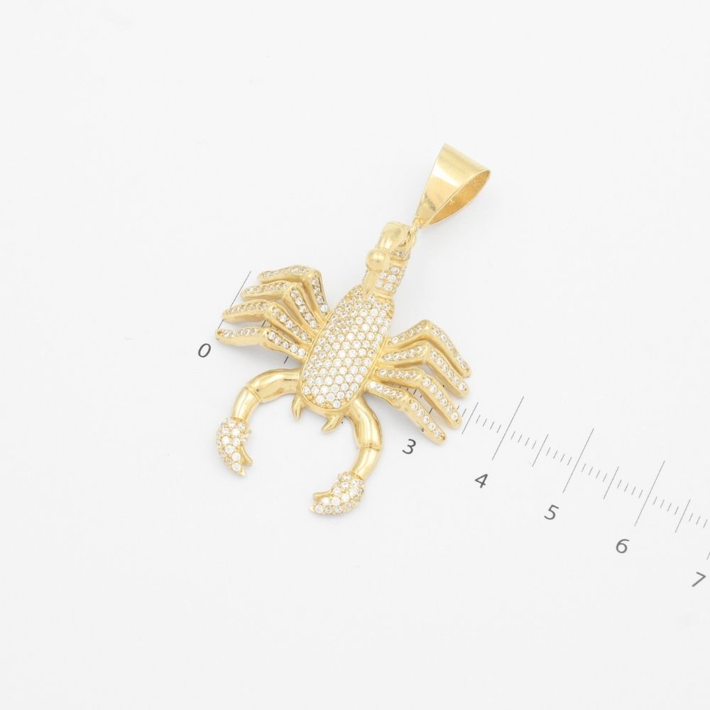 Dije de Oro 14k Diseño de Escorpion Extra con Incrutación de Zirconias mod. 9434