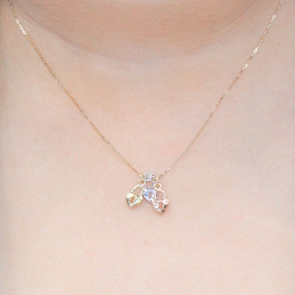 Gargantilla de Oro 14k con Triple Corazón Hueco en Forma de Corazón mod. 8577