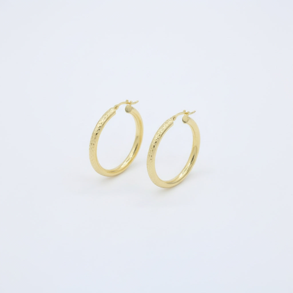 Arracada de Oro 14k con Forma Circular Hueca de Diseño Tubular Diamantado mod. 10032