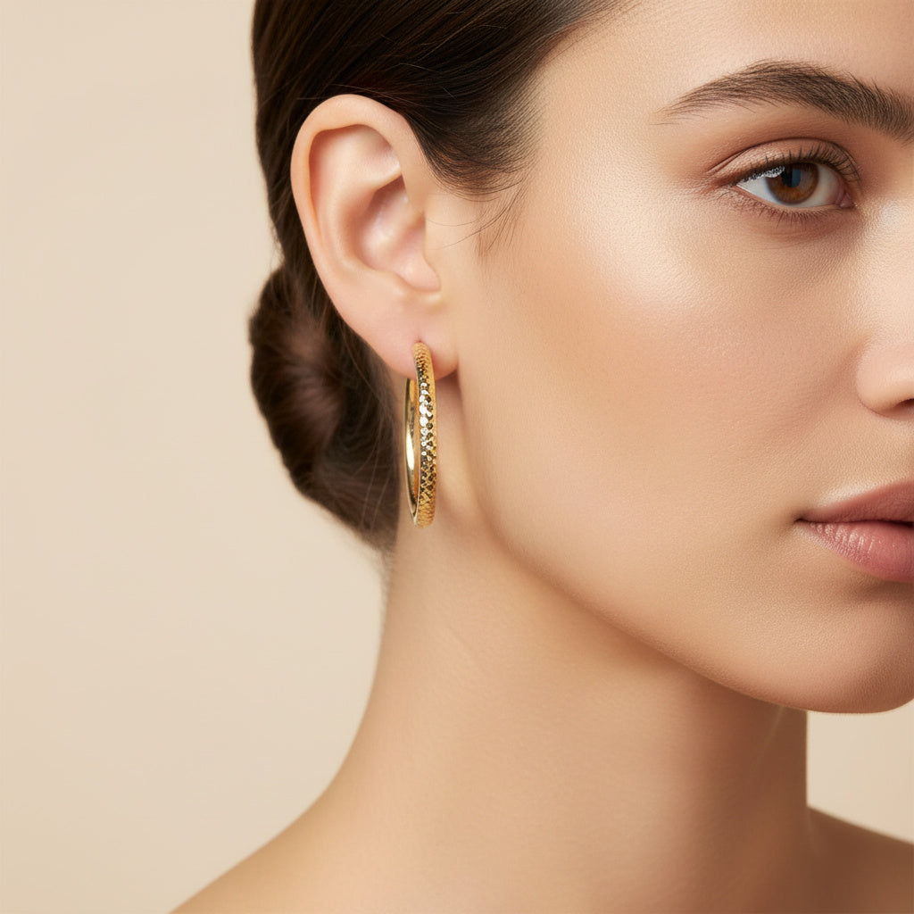 Arracada de Oro 14k con Forma Circular Hueca de Diseño Tubular Diamantado mod. 10032