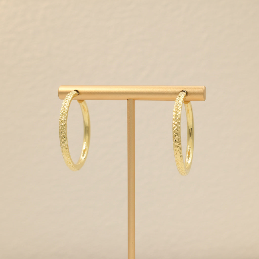 Arracada de Oro 14k con Forma Circular Hueca de Diseño Tubular Diamantado mod. 10032