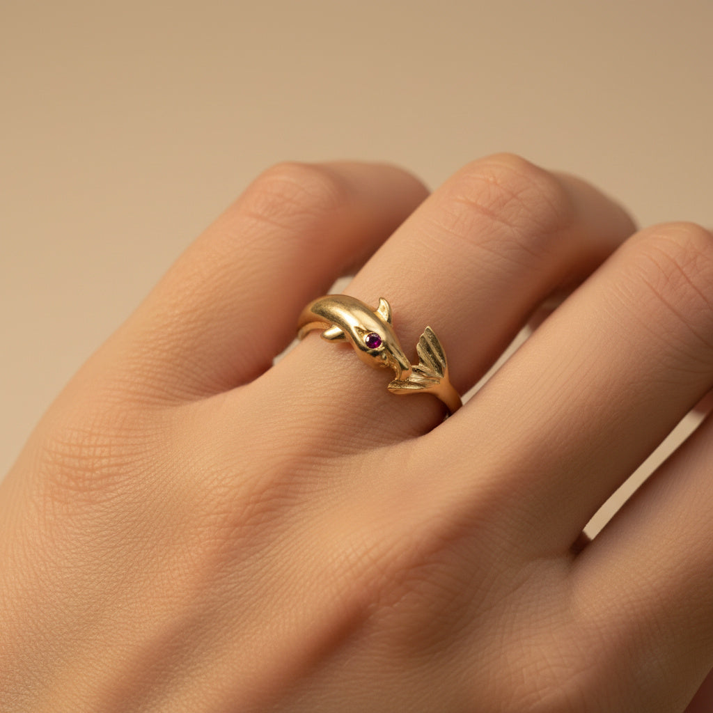 Anillo de Oro 14k Delfìn con Ojo de Zirconia Roja mod. 10008