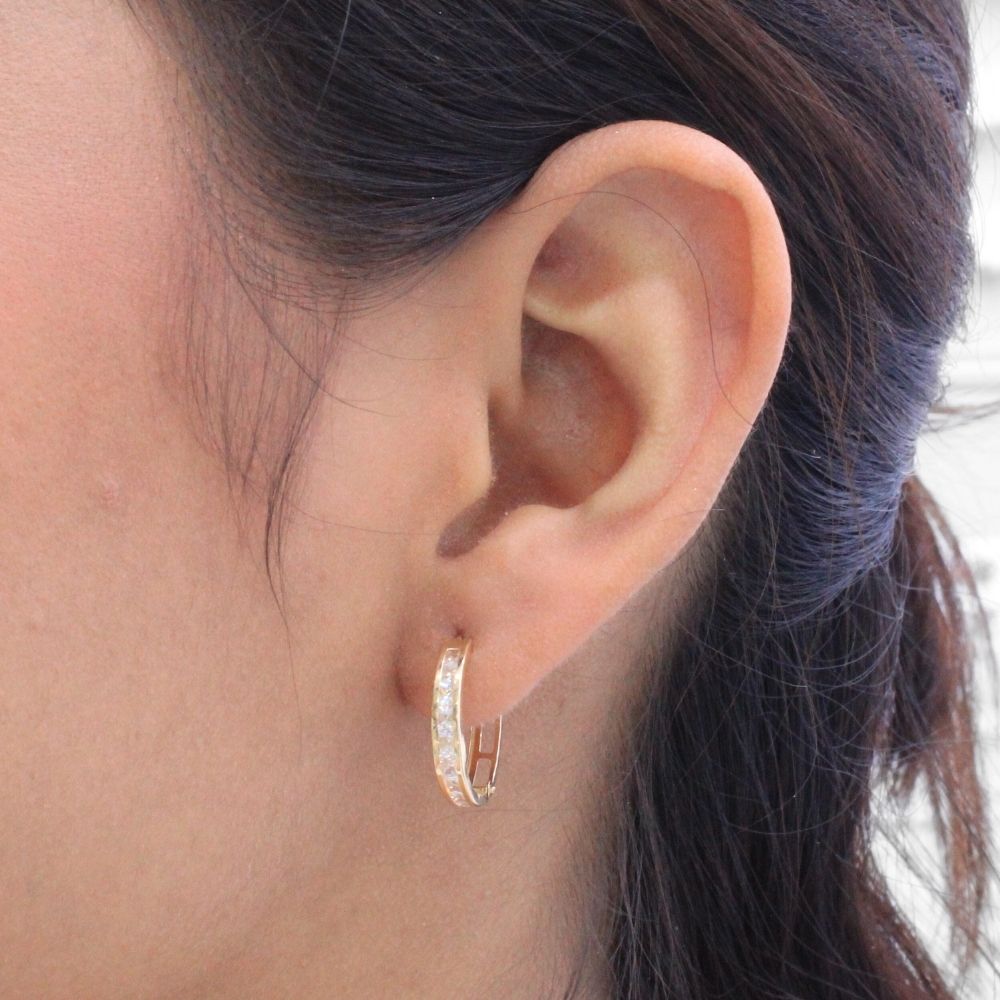 Grapa de Oro 14k Diseño Redondo Incrustado con Zirconias mod. 9876