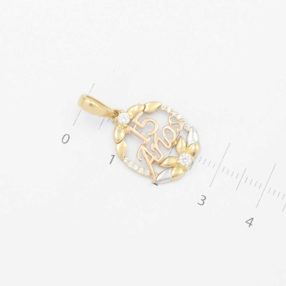 Dije de Oro 14k con Diseño Oval con Detalles de Hojas Incrustado de Zirconias Finas  mod. 9556