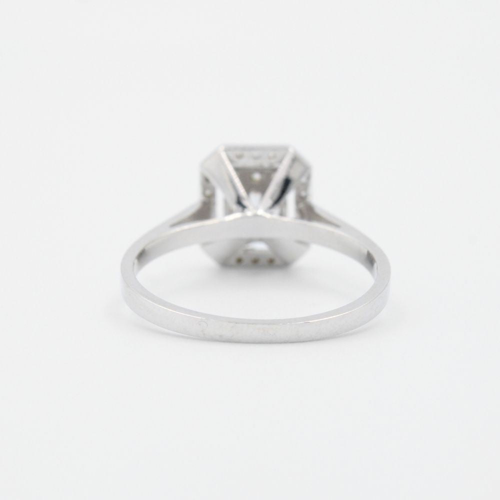 Anillo de Compromiso en Oro 14k Blanco con Zirconias en Modelo Elegante mod. 8957