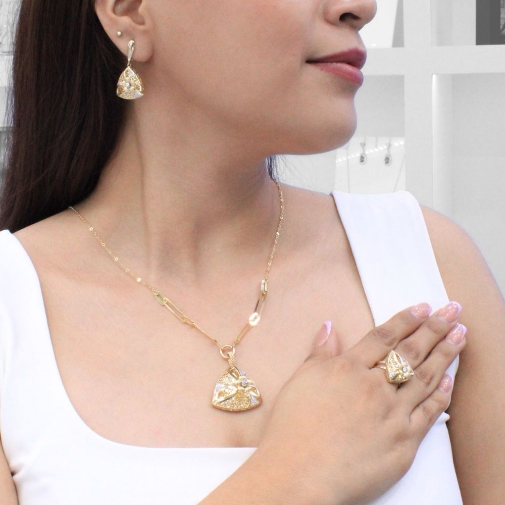 Coordinado de Oro 14k Diseño Plus Modelo Elegante Triángulo de Flor Brillante con Zirconias mod. 9667