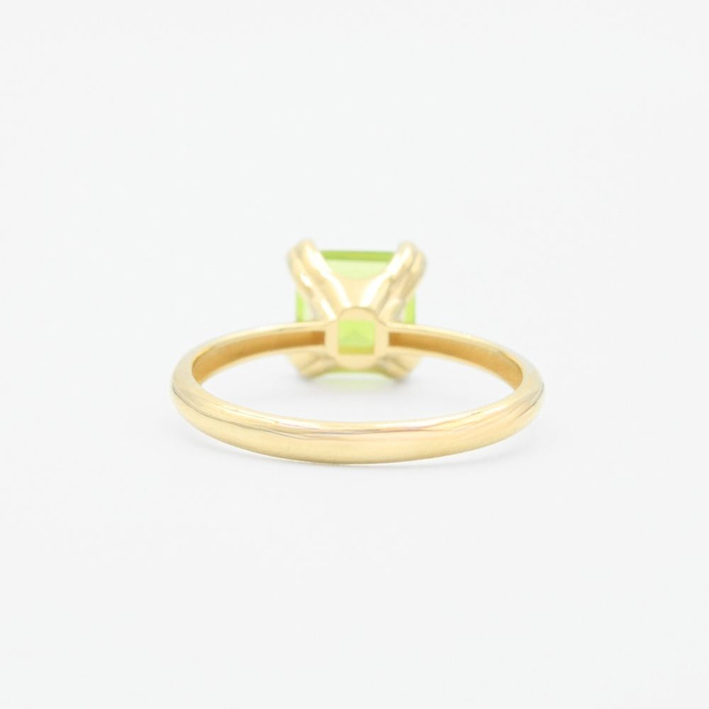Anillo de Oro 14k con Diseño Cuadrado Incrustado de Zirconia Verde mod. 9297