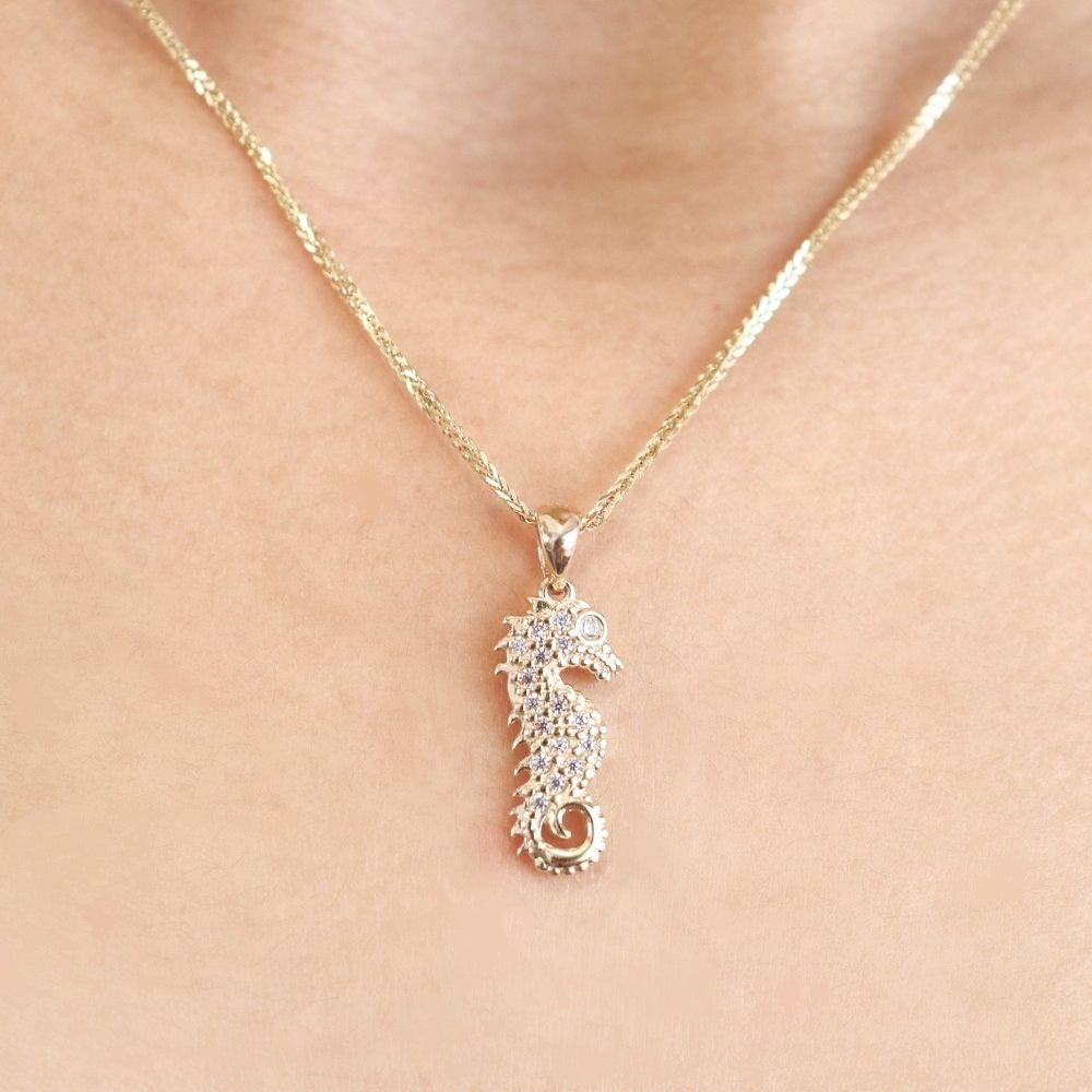 Dije de Oro 14k con Caballito de Mar Incrustado de Zirconias mod. 3641