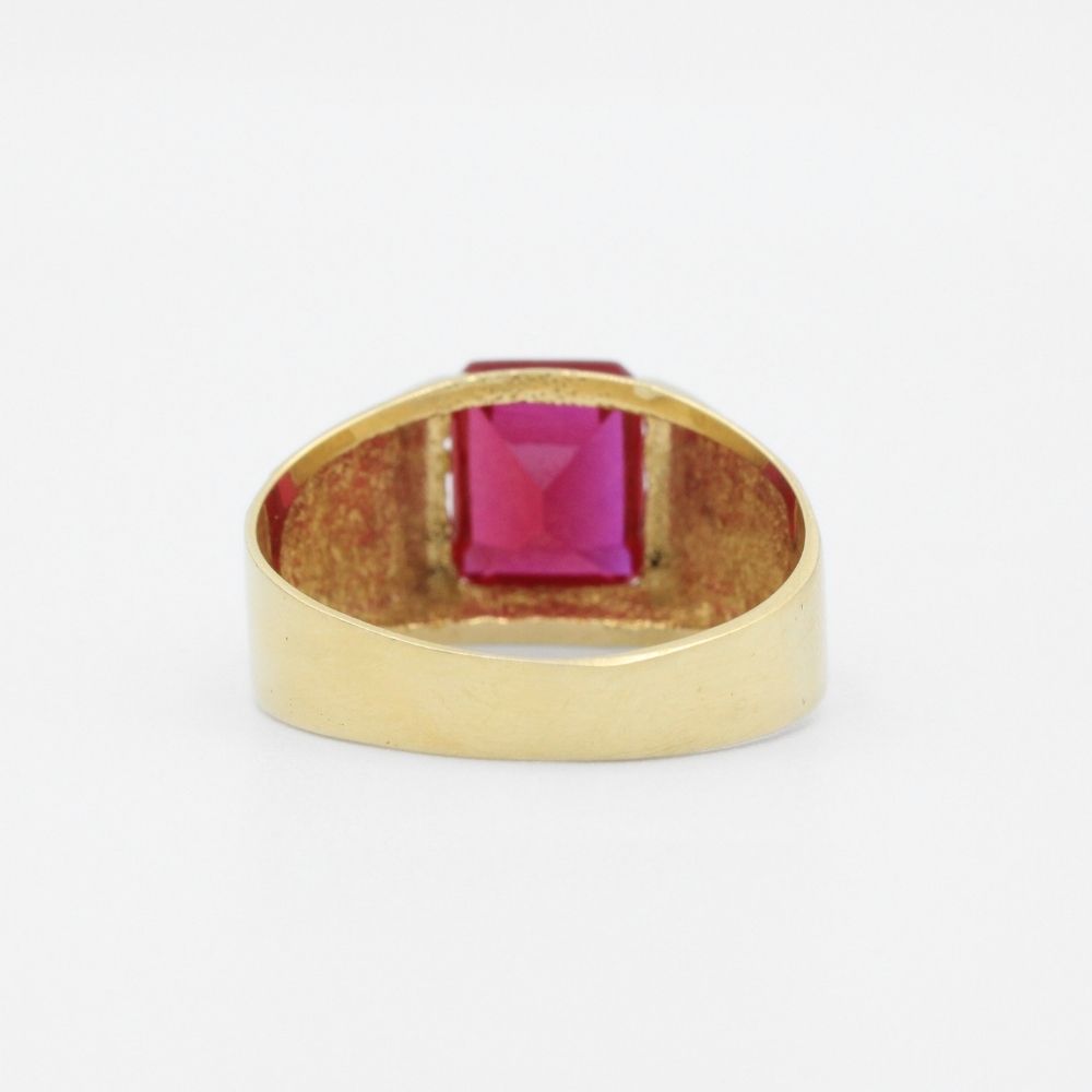 Anillo de Oro 14k con Zirconia Color Rojo Rubí y Diseño Mate de Figura X mod. 9458