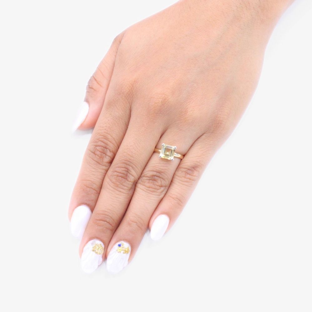 Anillo de Oro 14k con Incrustación de Zirconia en Color Amarillo mod. 9298