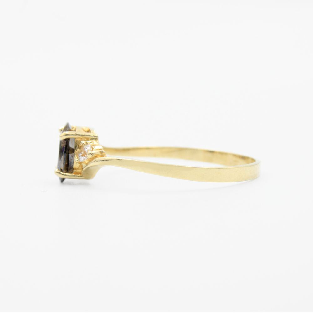 Anillo de Oro 14k con Diseño Oval Incrustado de  Zirconia mod. 9176