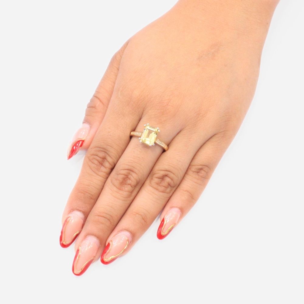 Anillo de Oro 14k con Zirconia Cuadrada Color Amarillo mod. 9079