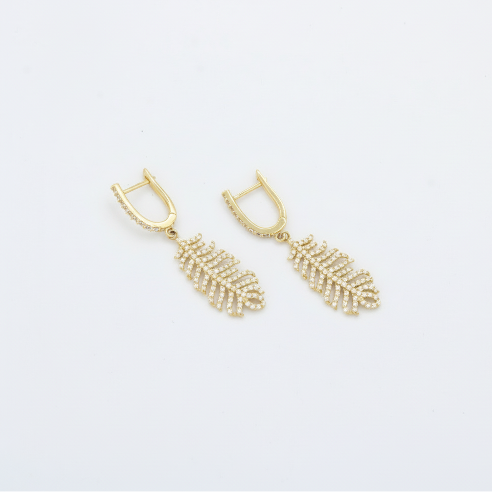 Arete Largo de Oro 14k Diseño de Hoja con Finas Zirconias Incrustadas mod. 10123