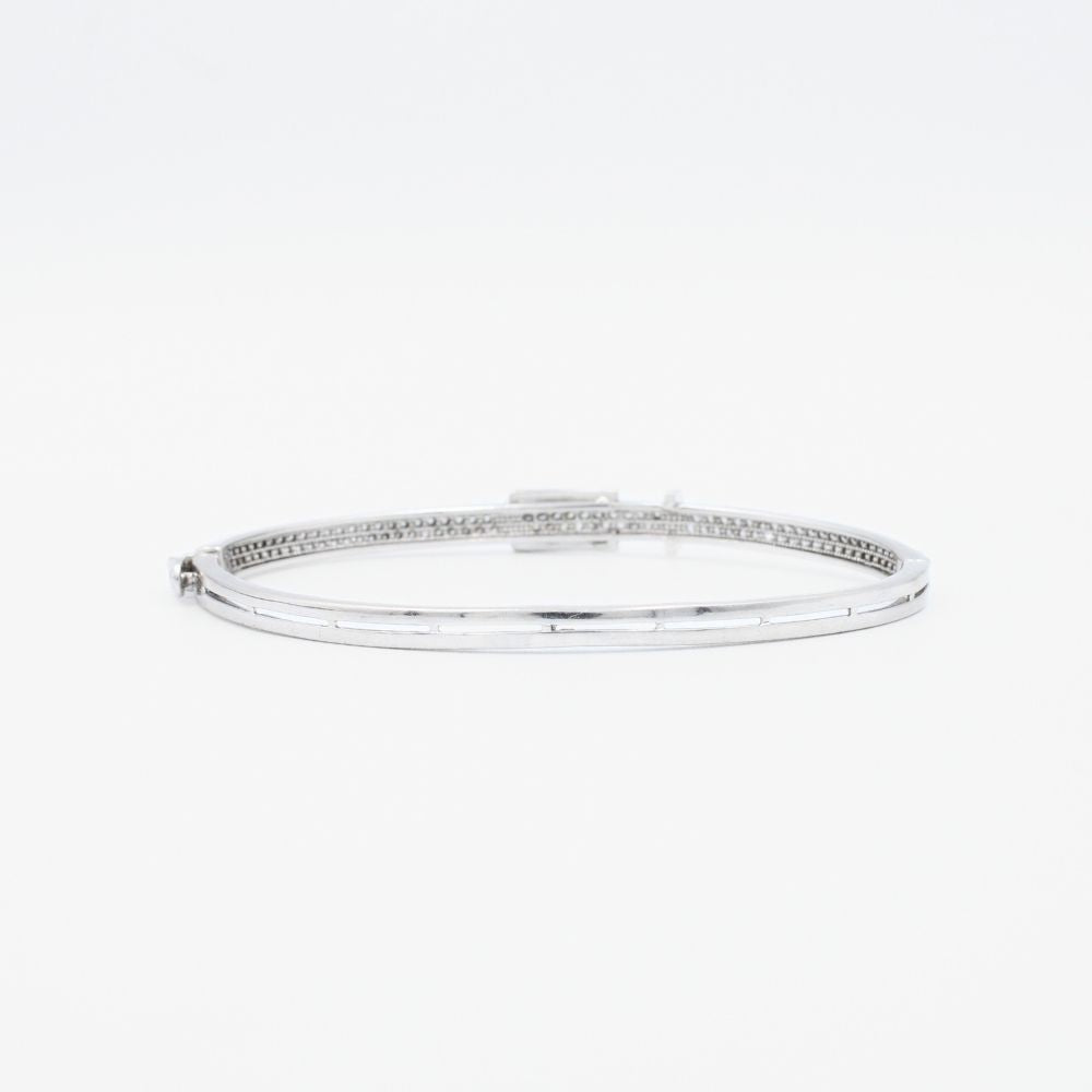 Aro de Oro 14k Blanco en Diseño Hueco e Incrustado con Zirconias Finas mod. 8992