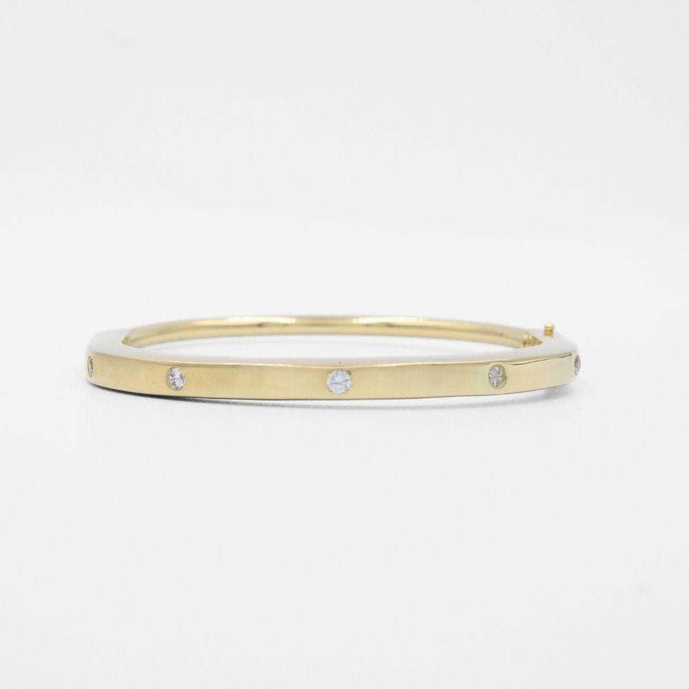 Aro de Oro 14k Modelo Especial Electro Formado Hueco con Incrustación de Zirconias Brillantes mod. 9747