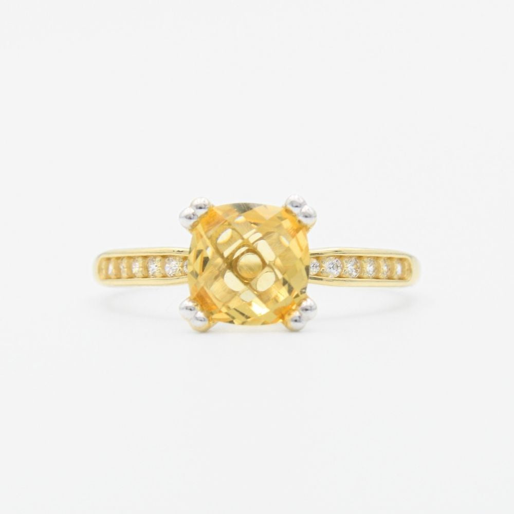 Anillo de Oro 14k de Diseño Cuadrado con Incrustación de Zirconia en los Laterales  mod. 9299