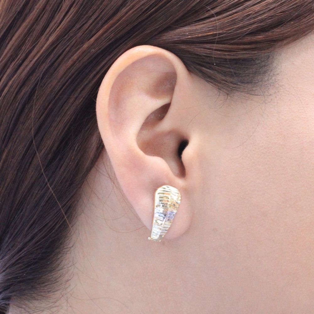 Arete con Broche Patente de Oro 14k Diseño Elegante de Estilo Diamantado mod. 9113