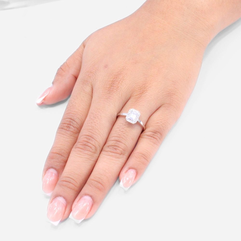 Anillo de Compromiso en Oro 14k Blanco Fino en Diseño Elegante mod. 8960