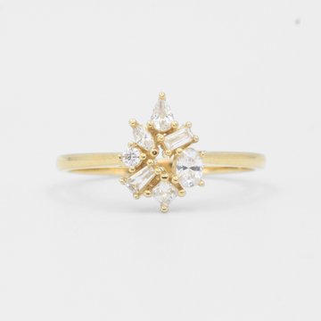 Anillo de Oro 14k Modelo Elegante con Gota de Zirconias Especiales mod. 7971