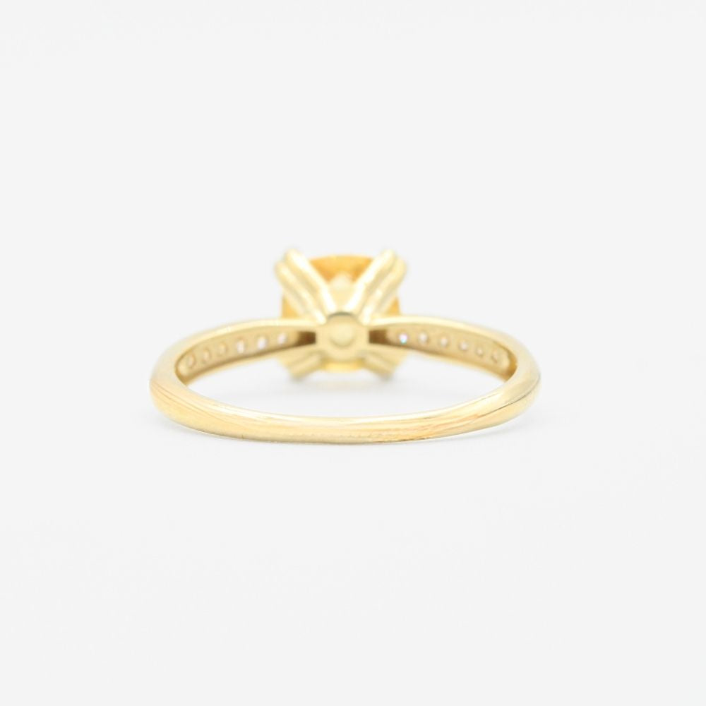 Anillo de Oro 14k de Diseño Cuadrado con Incrustación de Zirconia en los Laterales  mod. 9299