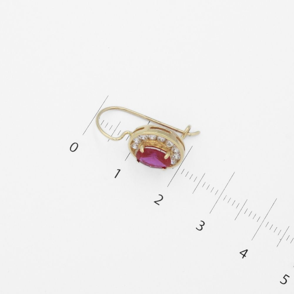 Arete con Broche Arillo de Oro 14k con Diseño Oval con Zirconia Roja Detallada con Zirconias en Bisel mod. 9763