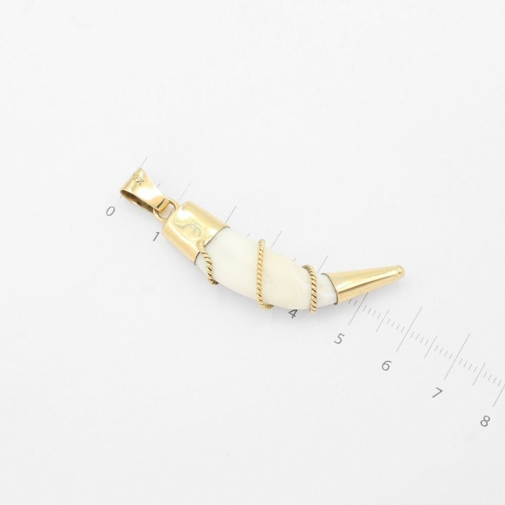 Dije de Oro 14k Colmillo de Jabalí  Extra Enredado en Cuerda de Oro  mod. 9482