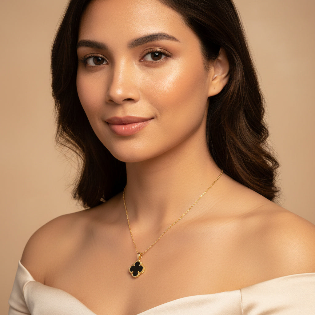 Dije de Oro 14k Diseño de Trébol con Piedra Onix color Negro mod. 10074