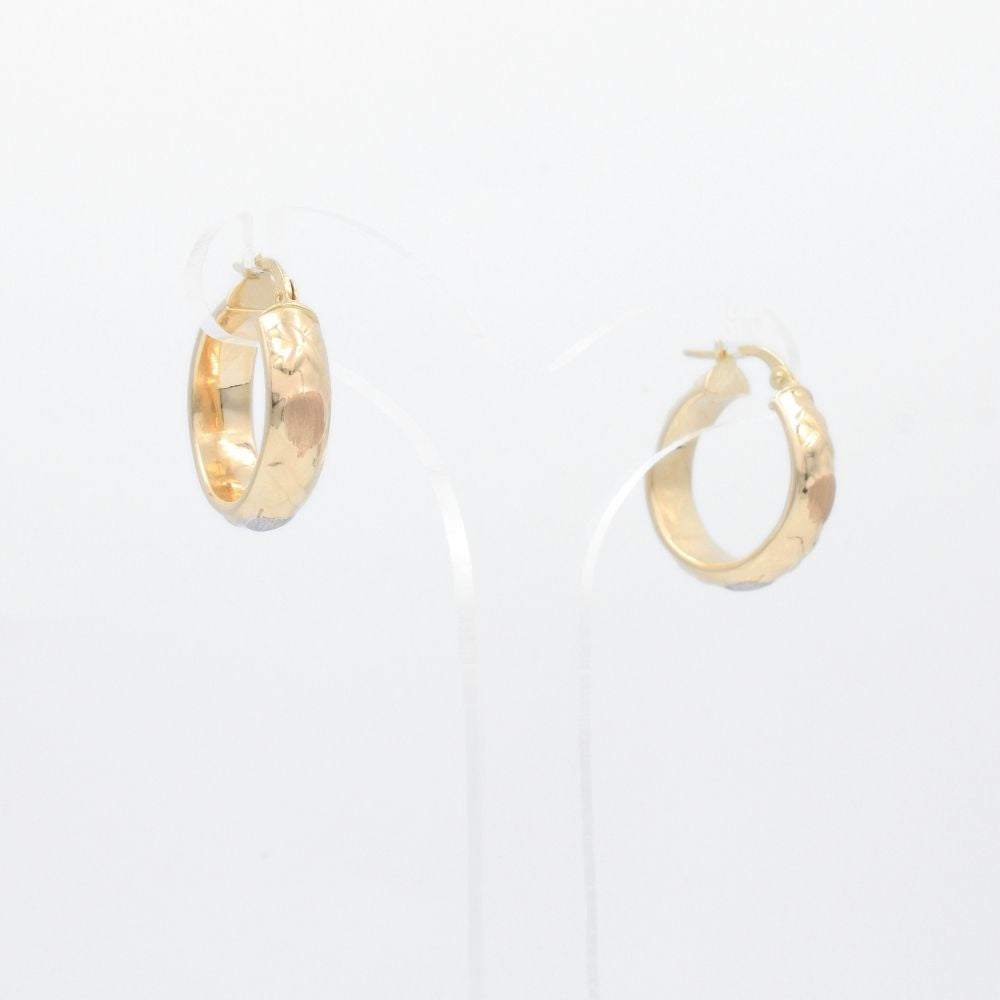 Arracada de Oro 14k Hueca en Diseño Circular con Grabado XO Fino mod. 8756