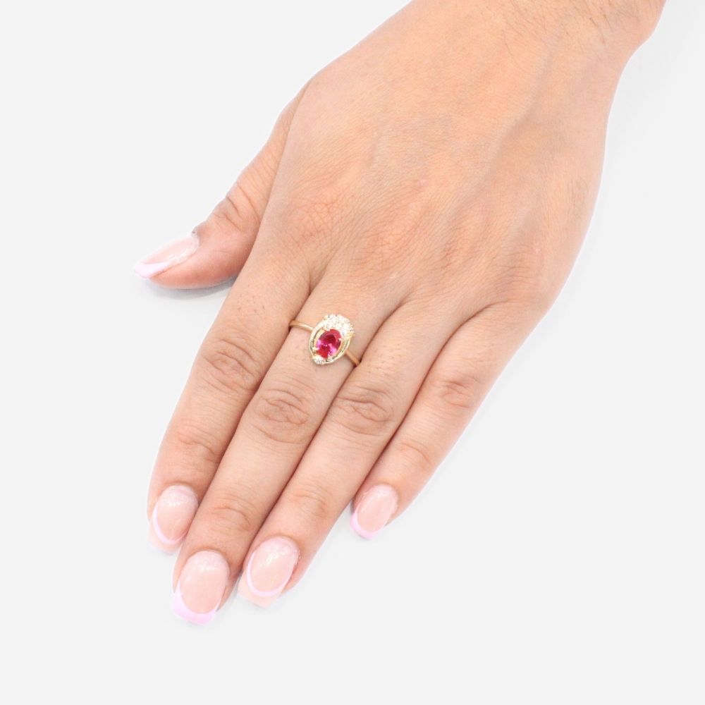 Anillo de Oro 14k con Diseño Emperatriz de Color Rojo Rubi mod. 9203