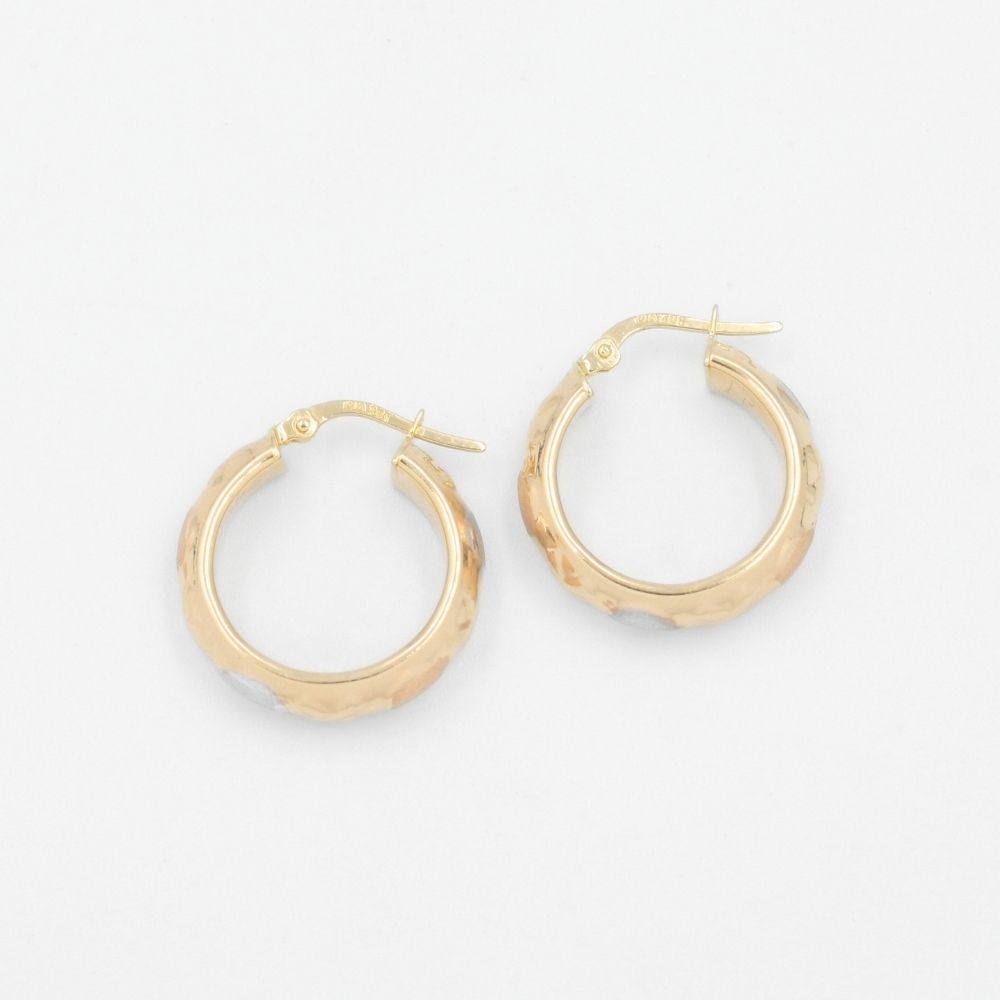 Arracada de Oro 14k Hueca en Diseño Circular con Grabado XO Fino mod. 8756
