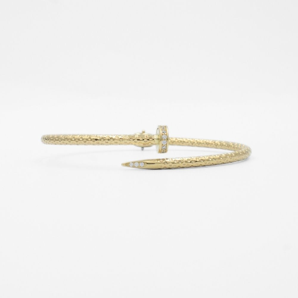 Aro de Oro 14k Diseñado en Forma de Clavo de Diamantado Especial Detallado con Zirconias mod. 9750