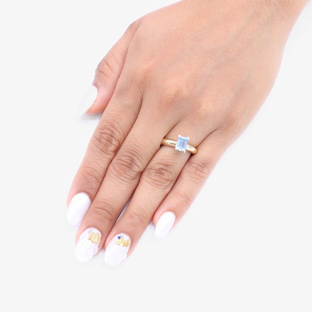 Anillo de Oro 14k de Diseño Rectangular Incrustado de Zirconia en Color Azul mod. 9302