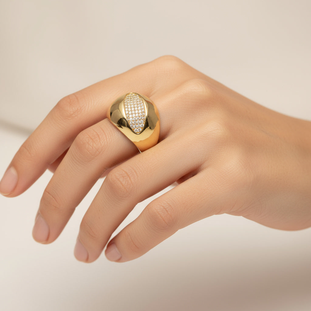 Anillo de Oro 14k Modelo Estilo Chunky Hueco con Detalle Fino Incrustado de Zirconias mod. 10003