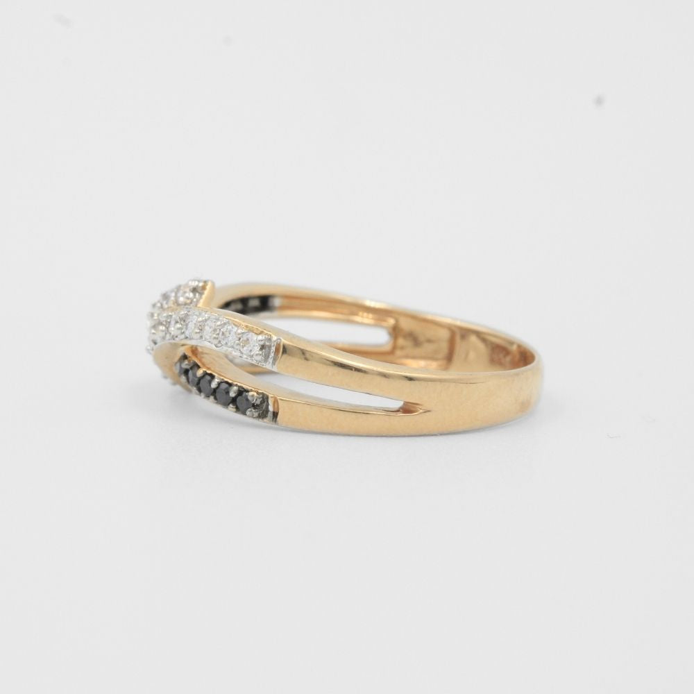 Anillo de Oro 14k con Diseño Incrustado de Zirconias Finas mod. 8080