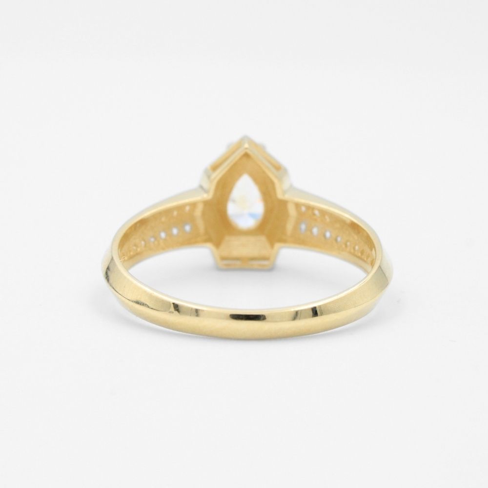 Anillo de Compromiso en Oro 14k con Bisel de Gota Fina y Zirconias Brillantes mod. 8781