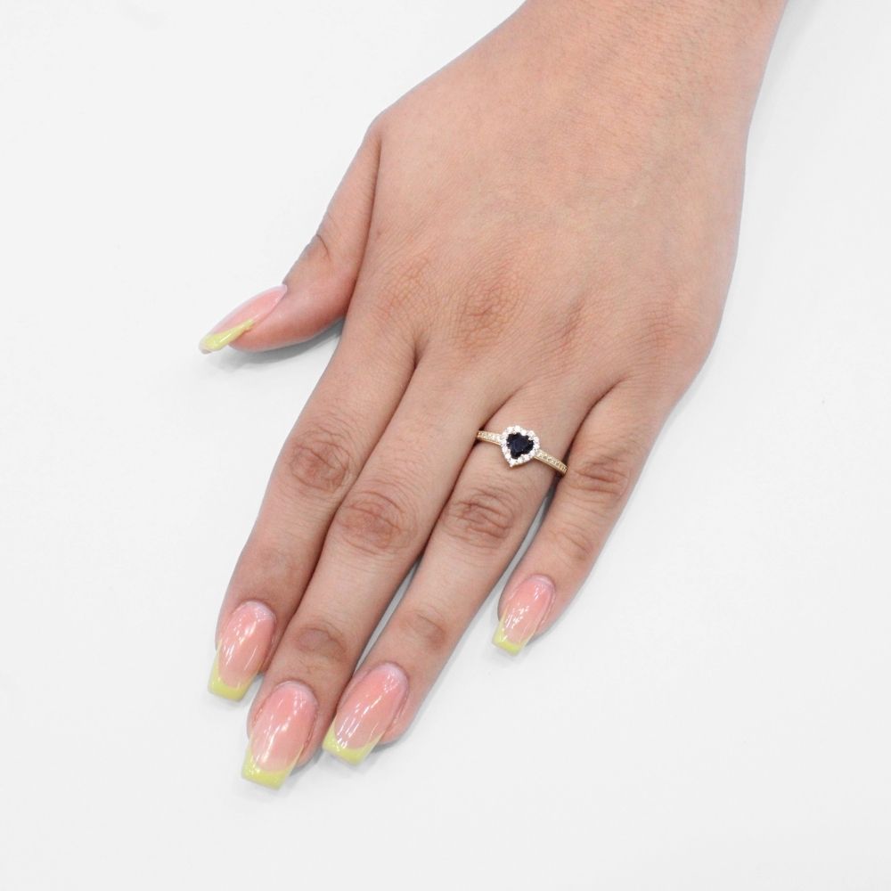 Anillo de Oro 14k Diseño Elegante con Zirconia de Corazón Detallado con Incrustación de Zirconias Brillantes mod. 9737