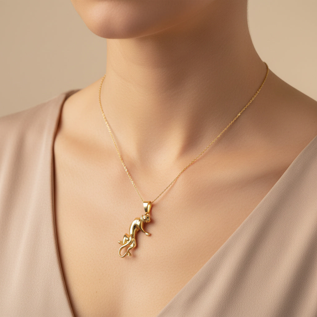 Dije de Oro 14k Diseño Hueco de Pantera con Incrustado de Zirconias mod. 10077
