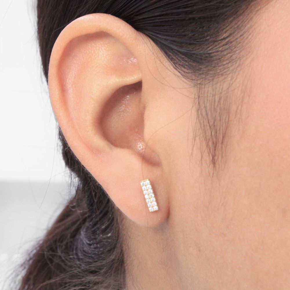 Arete de Oro 14k Barra con Incrustación de Zirconias mod. 9257