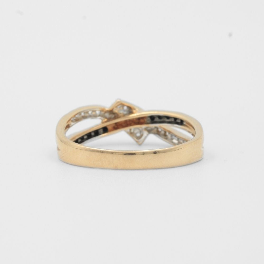 Anillo de Oro 14k con Diseño Incrustado de Zirconias Finas mod. 8080