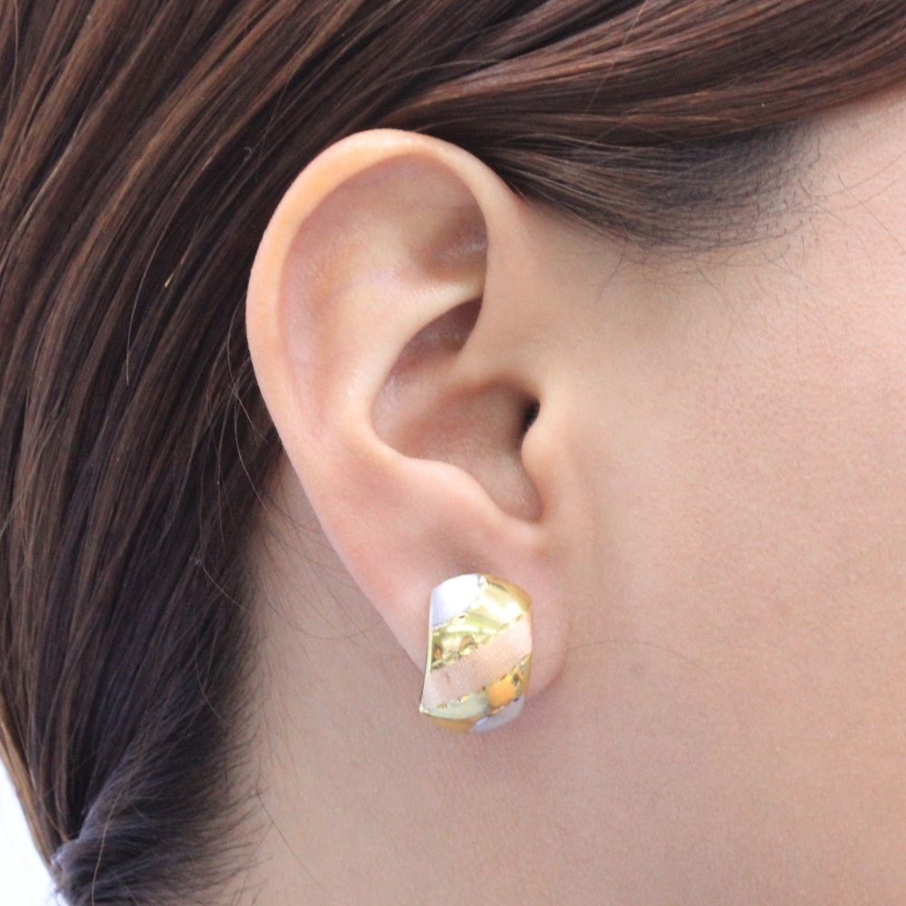 Arete con Broche Patente de Oro 14k Modelo Fino y Elegante con Tonos Mate mod. 9119
