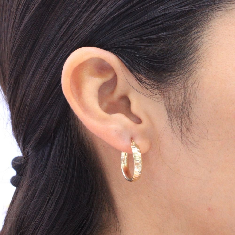 Arracada de Oro 14k Hueca de Diseño Inflado y Diamantado mod. 9269