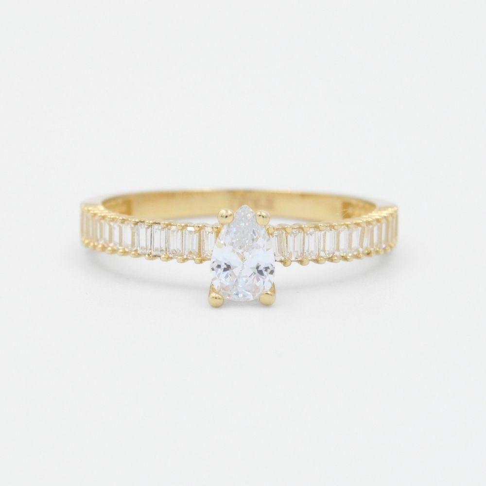 Anillo de Compromiso en Oro 14k con Finas Zirconias Baguette y Zirconia de Gota Brillante  mod. 8968