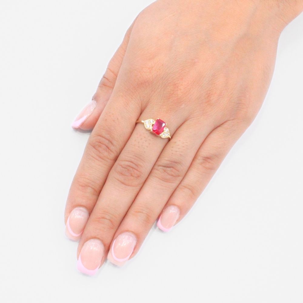 Anillo de Oro 14k Incrustado de Zirconia Cuadrada en Color Rojo Rubi mod. 9209