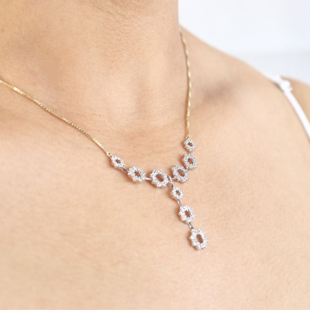 Gargantilla de Oro 14k Diseño de Eslabones en Flor de Zirconias  mod. 4354